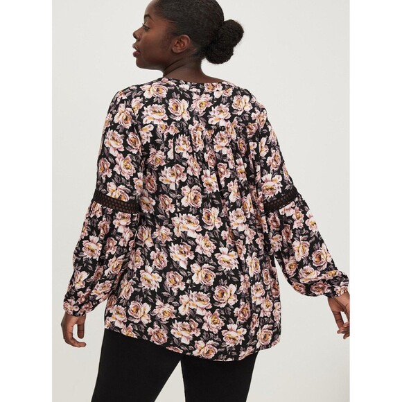 TORRID Twill Woven Lace Trim Tunic Top Size 3X Black Floral Long Sleeve V Neck - Picture 2 of 14